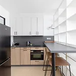 Sierpinskiego 1a - With Balcony & Desk - Remote Work By Renters وارسو