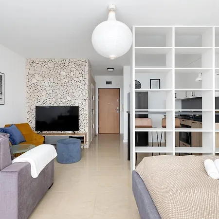 Sierpinskiego 1a - With Balcony & Desk - Remote Work By Renters Lägenhet *